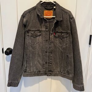 Levi's Jean Jacket - Size: Medium (Never Worn)